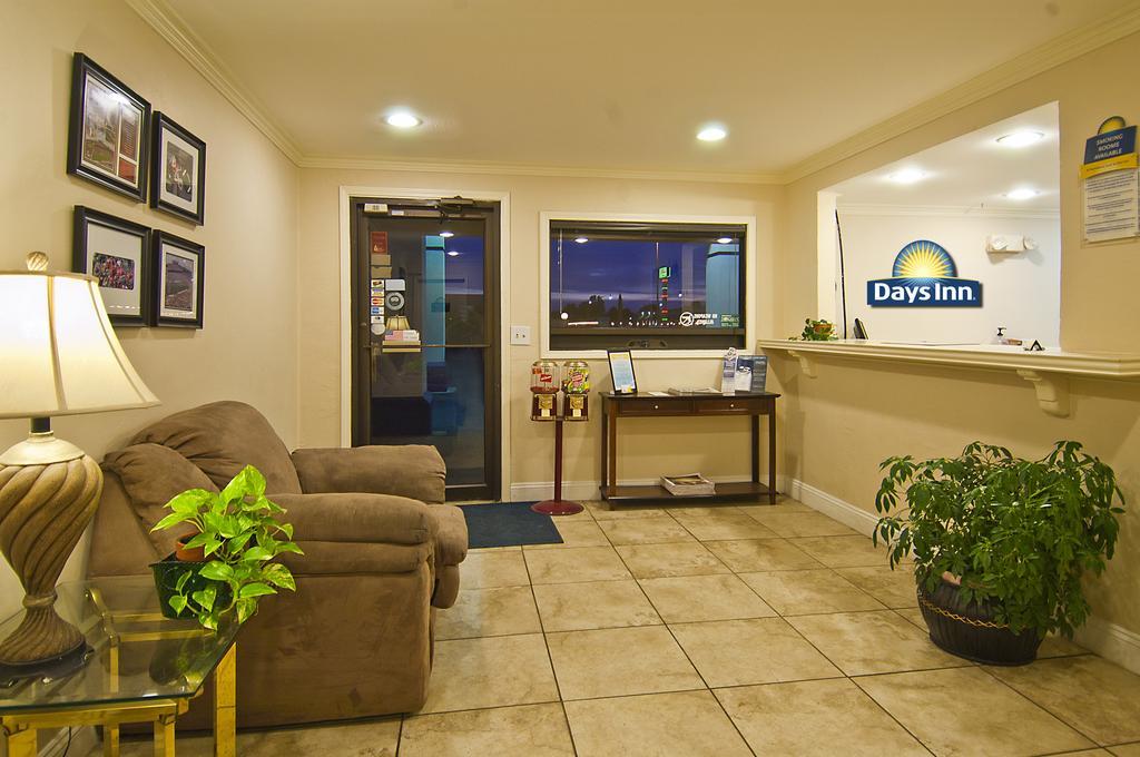 Days Inn Norman Esterno foto
